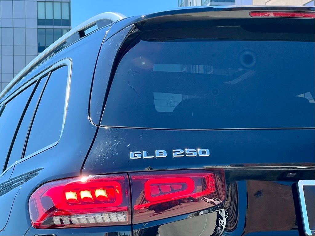 Certified Used 2023 Black Mercedes-Benz GLB 250 image 9