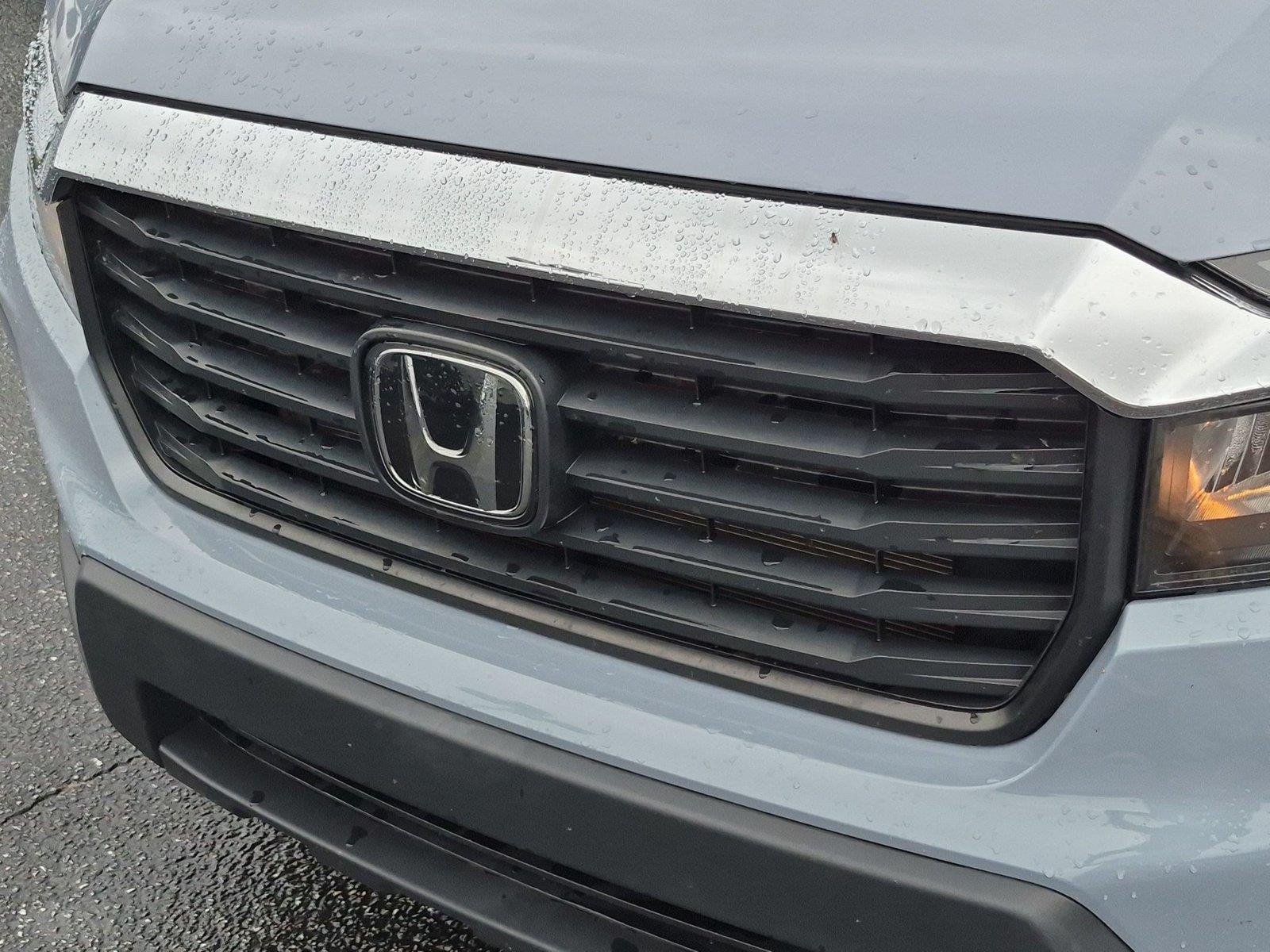 Used 2023 Sonic Gray Pearl Honda RTL image 13