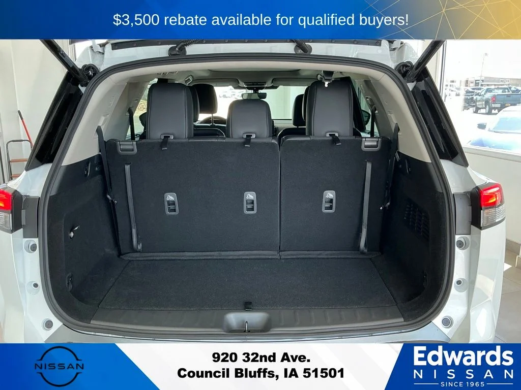 New 2026 Everest White Pearl TriCoat Nissan SL image 7