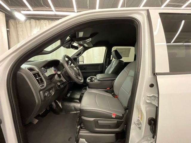New 2026 Bright White Clear-Coat Exterior Paint RAM Tradesman image 10