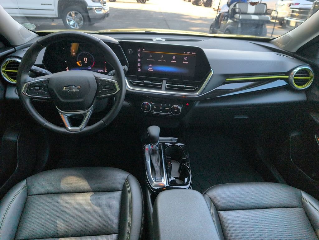 Used 2025 Yellow Chevrolet ACTIV image 28