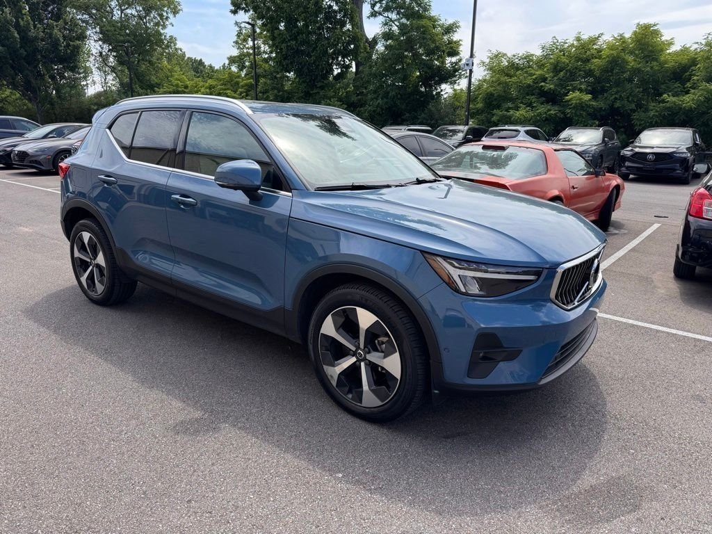 2023 Volvo XC40 B5 Plus Bright AWD's photo