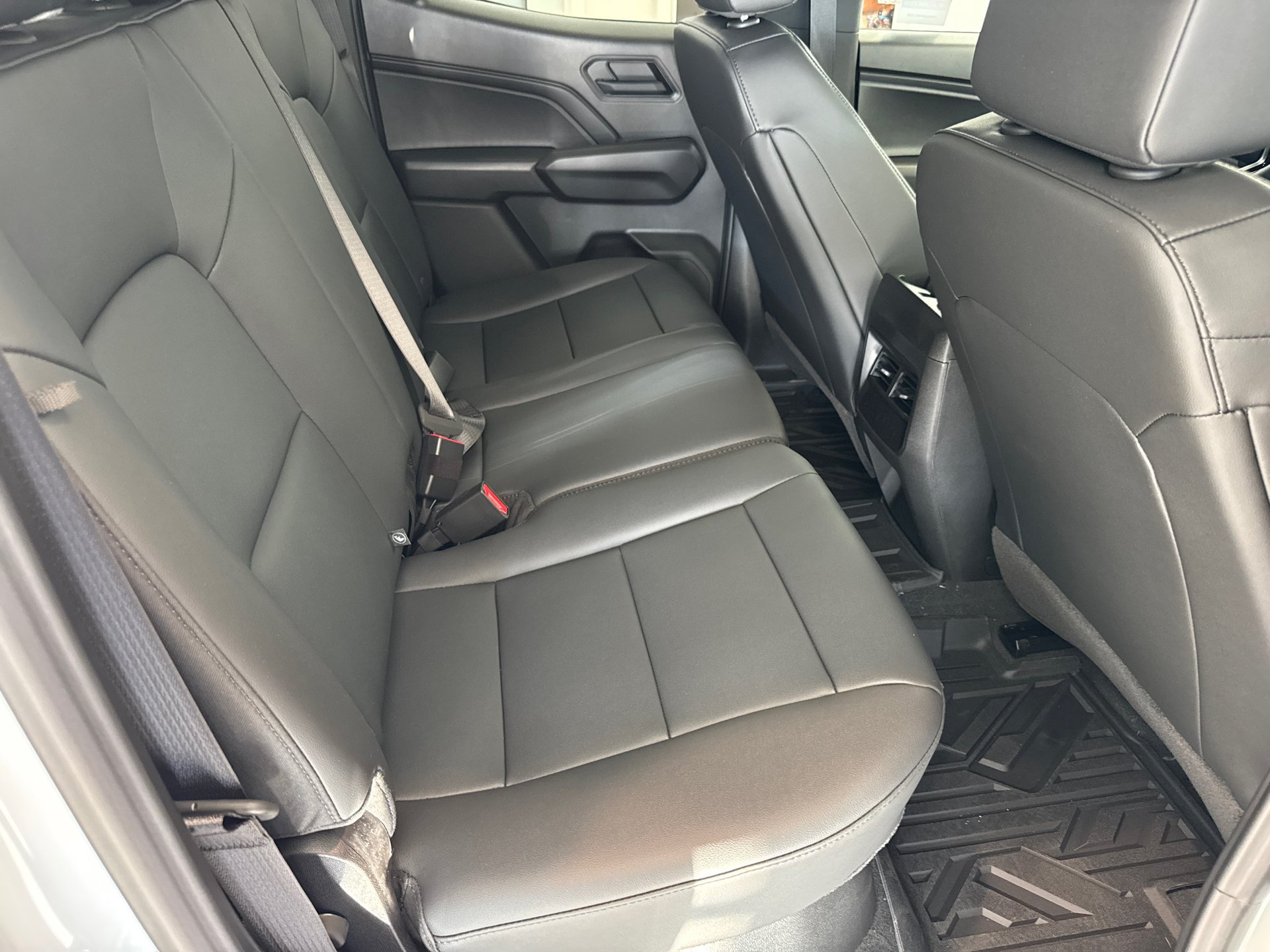 2026 Chevrolet Colorado Trail Boss - Photo 13