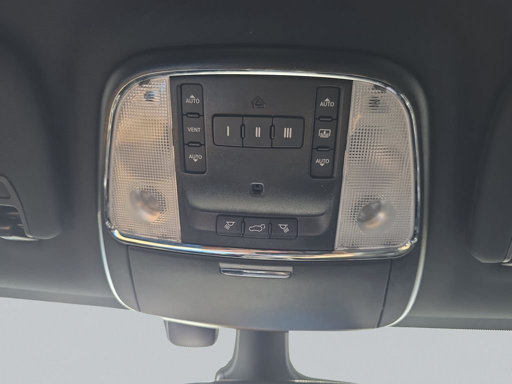 Used 2021 Granite Crystal Metallic Clearcoat Jeep Limited image 27