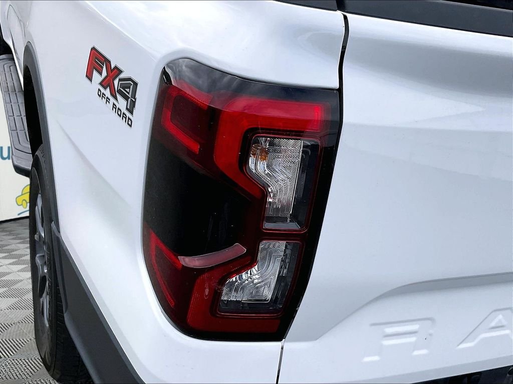 Used 2025 Oxford White Ford XLT image 32