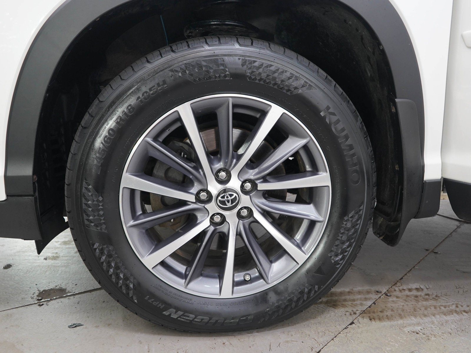 Used 2019 Blizzard Pearl Toyota XLE V6 AWD image 31