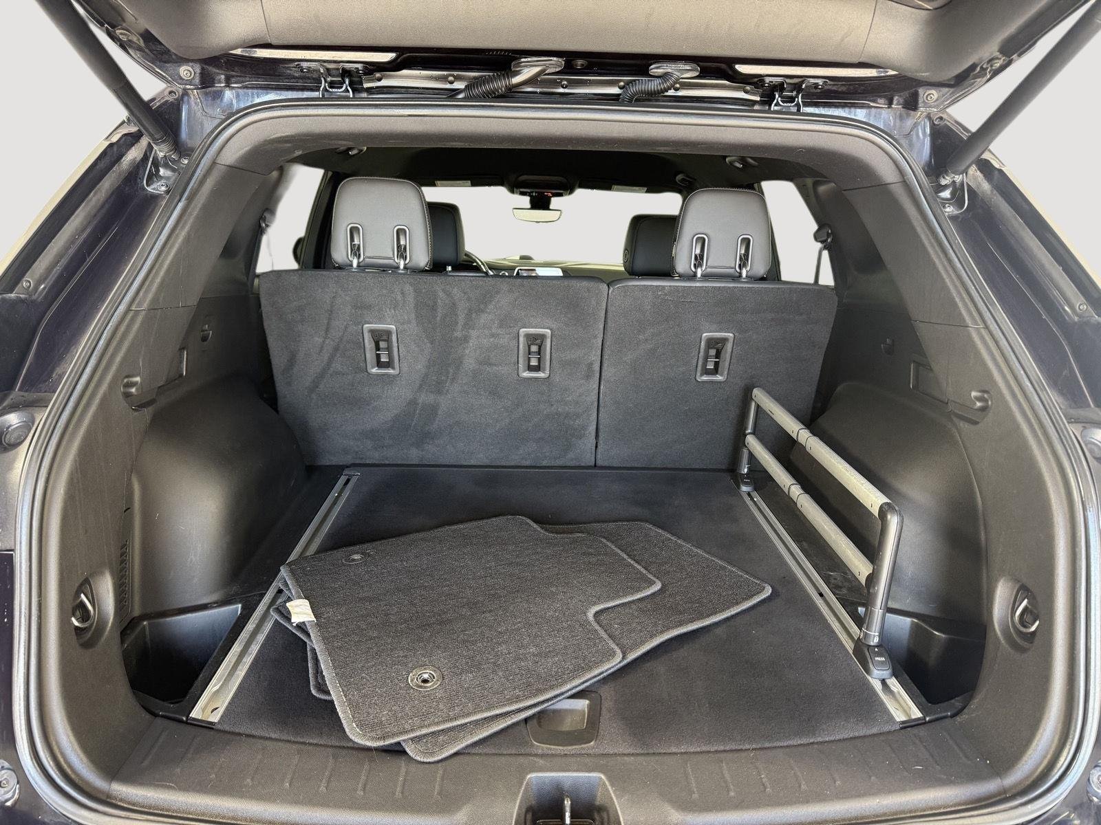 Used 2020 Midnight Blue Metallic Chevrolet Premier image 11