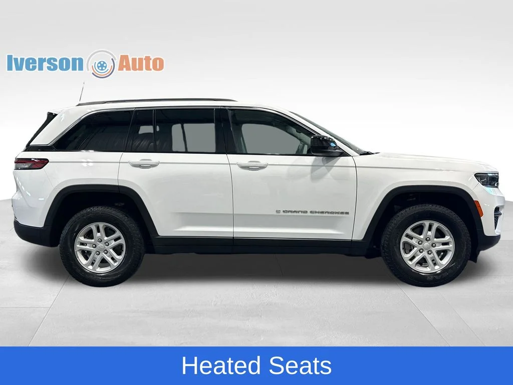 Used 2023 White Jeep Laredo image 11