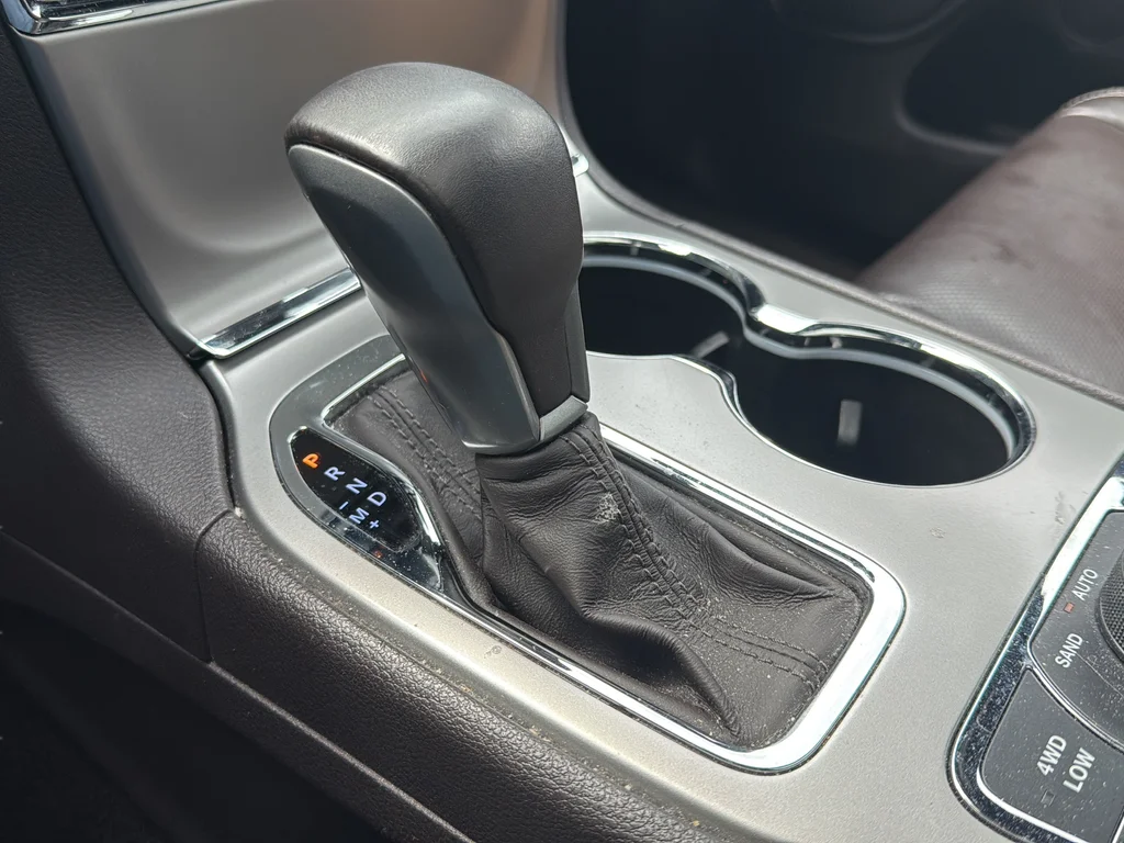 Used 2019 Off-white Jeep Overland image 22