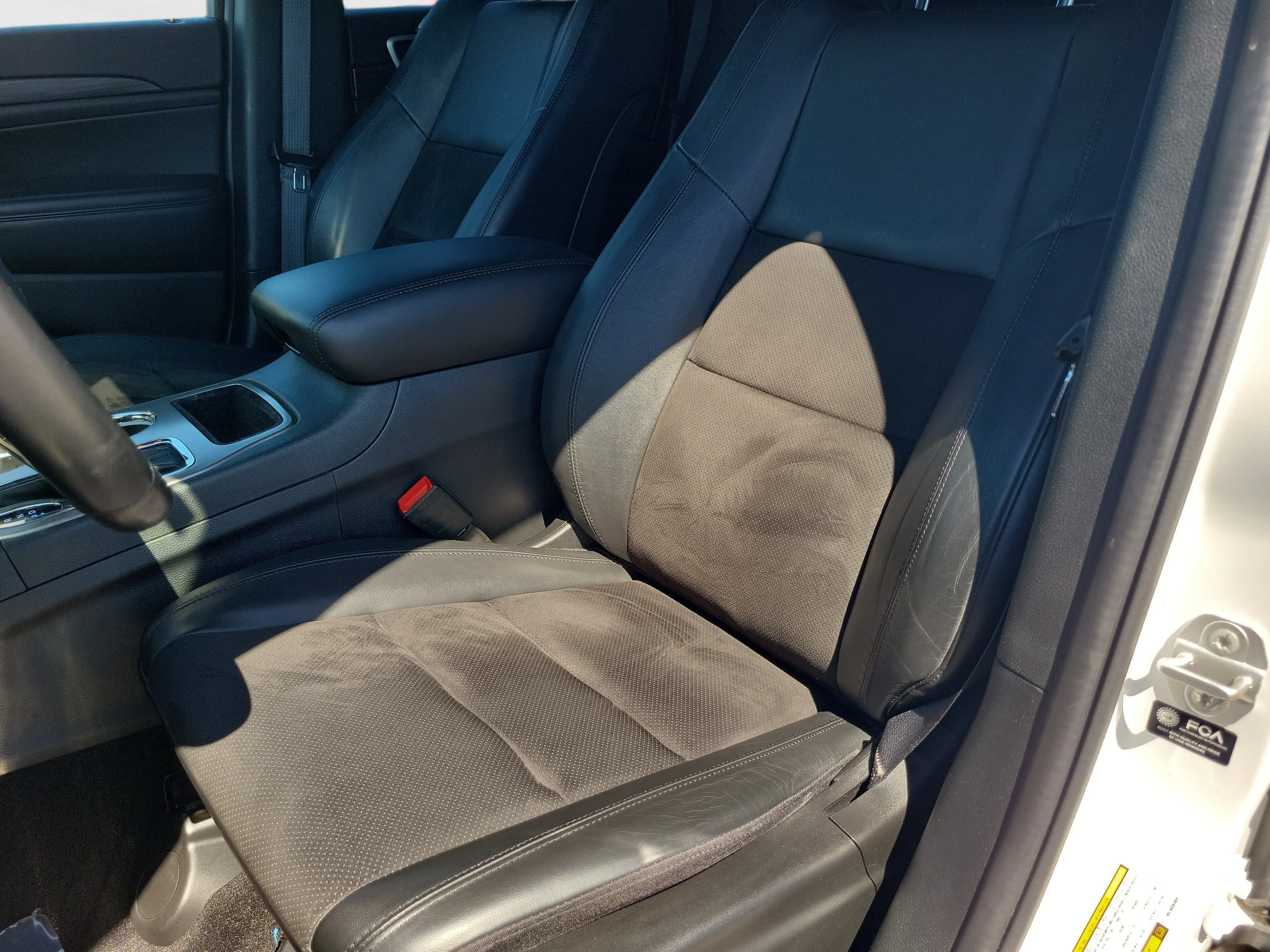 Certified Used 2021 White Jeep Laredo X image 13