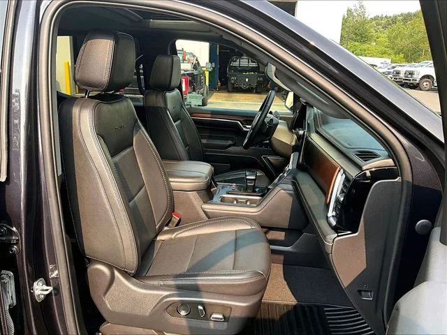 Used 2024 Silver GMC Denali image 7