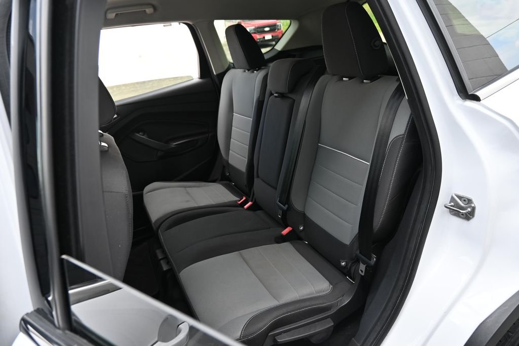 Used 2013 Oxford White Ford SE image 24