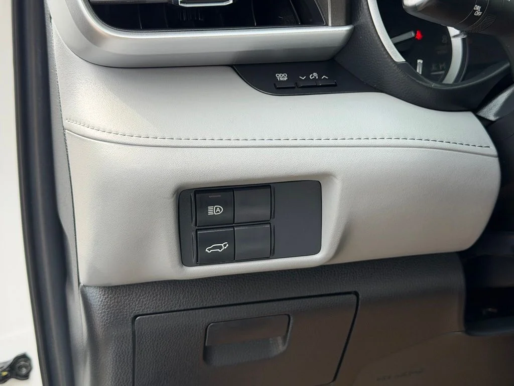 Used 2021 White Toyota XLE image 24
