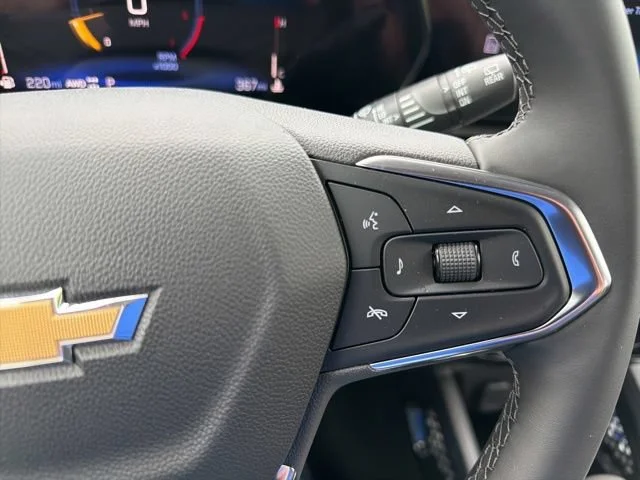 New 2026 Mosaic Black Metallic Chevrolet LT image 30