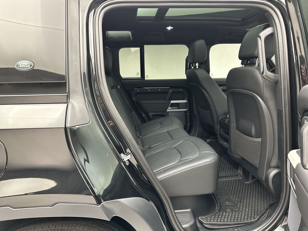 Used 2024 Santorini Black Metallic Land Rover S image 12