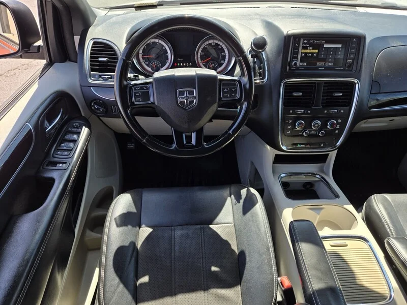 Used 2020 Billet Clearcoat Dodge SXT image 9