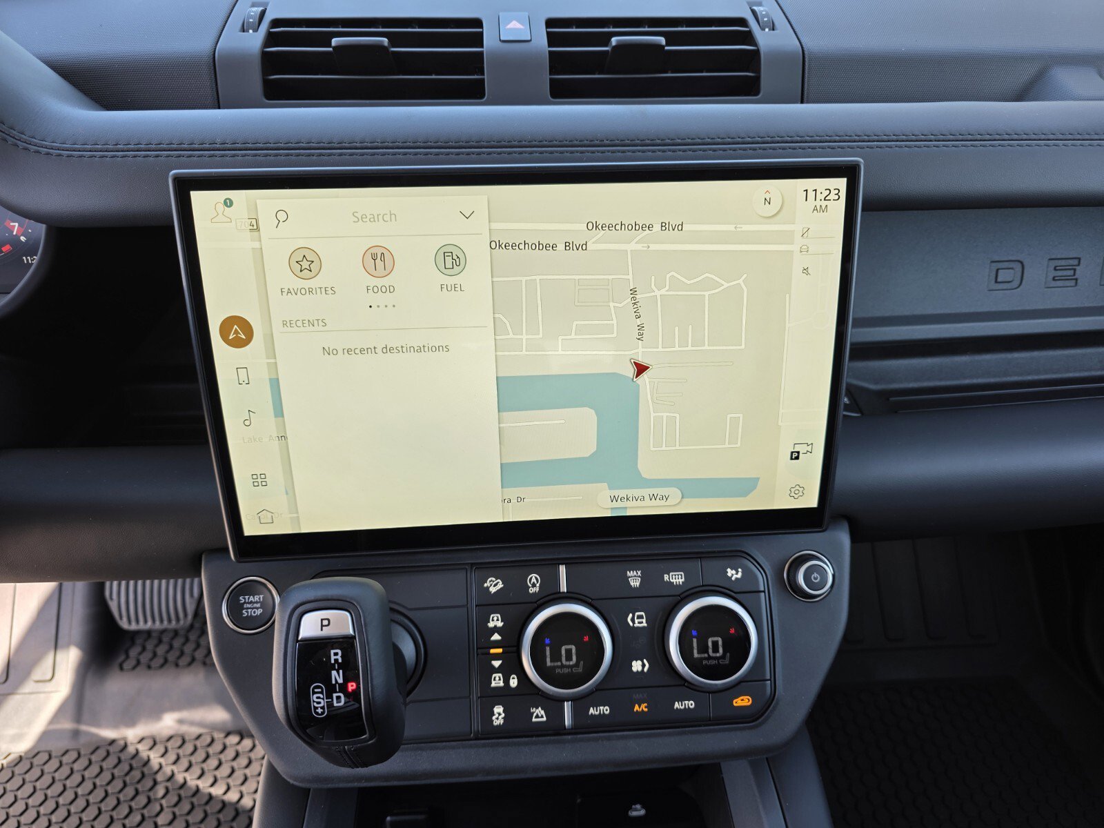Used 2026 Fuji White Land Rover 110 P400 X-Dynamic SE image 17