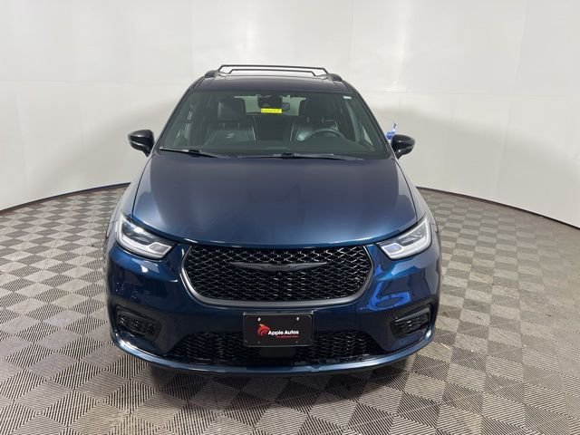 Certified 2025 Chrysler Pacifica Limited with VIN 2C4RC1GG4SR518547 for sale in Shakopee, Minnesota