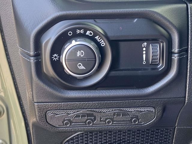 Certified Used 2025 41 Jeep Mojave image 22