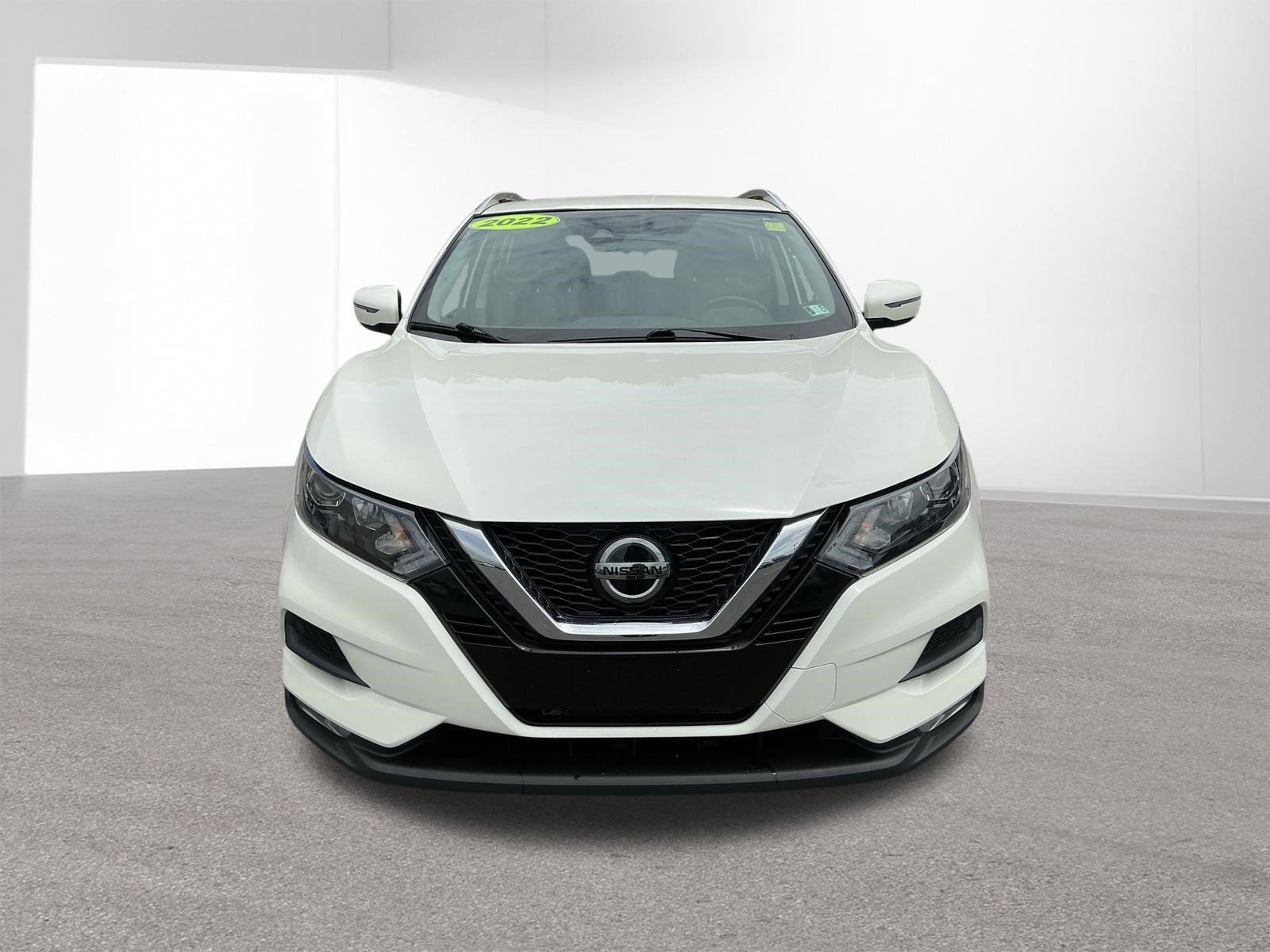 Used 2022 Pearl White Tricoat Nissan SV image 8