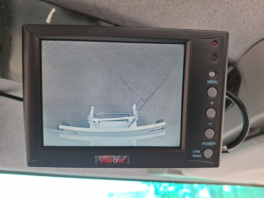 Used 2016 White Isuzu IBT PWL image 20