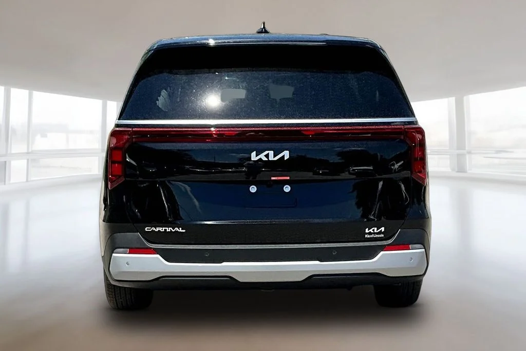 New 2026 Aurora Black Pearl Kia LXS image 4