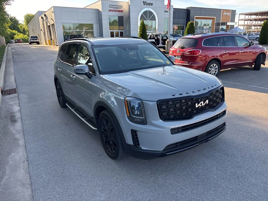 Used 2022 Gray Kia EX image 7