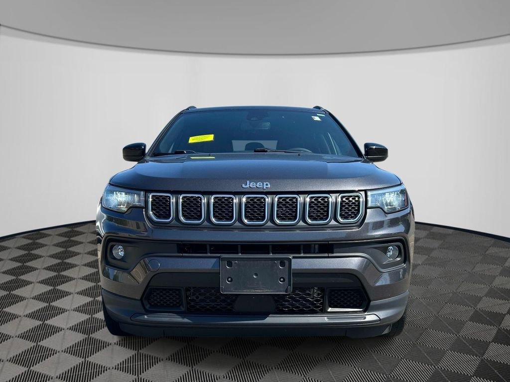 Used 2023 Gray Jeep Latitude image 8