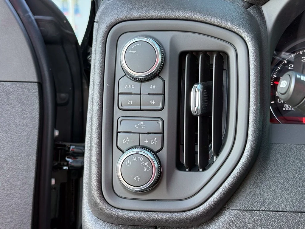 New 2026 Onyx Black GMC Pro image 27