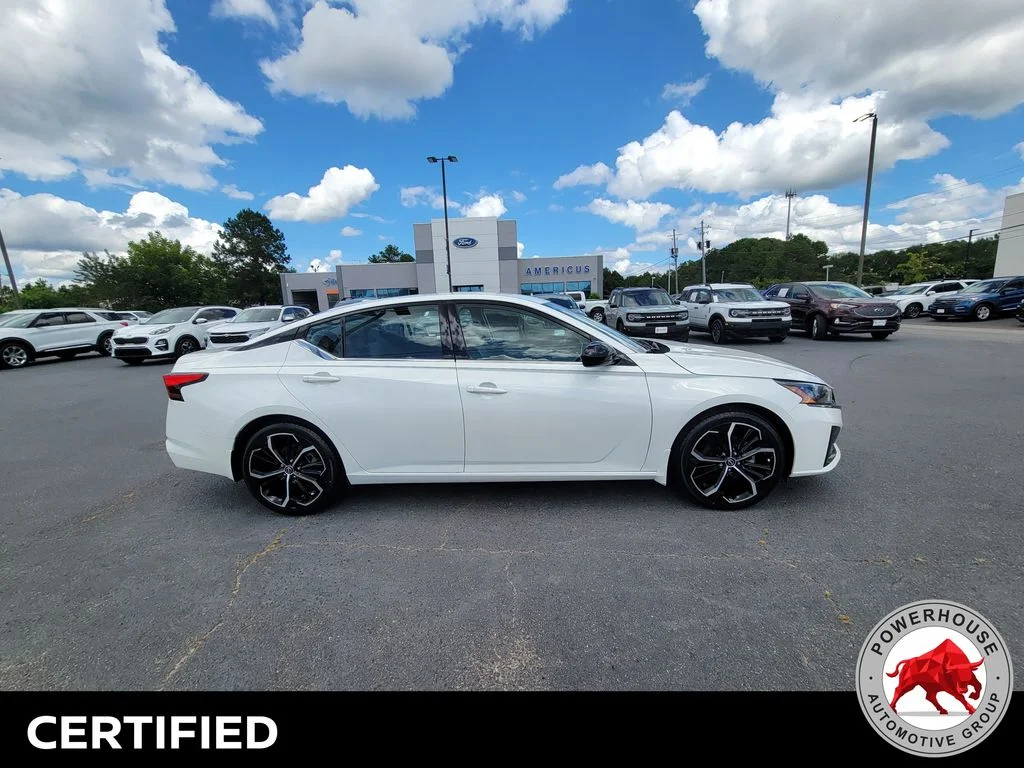 Used 2023 White Nissan 2.5 SR image 8