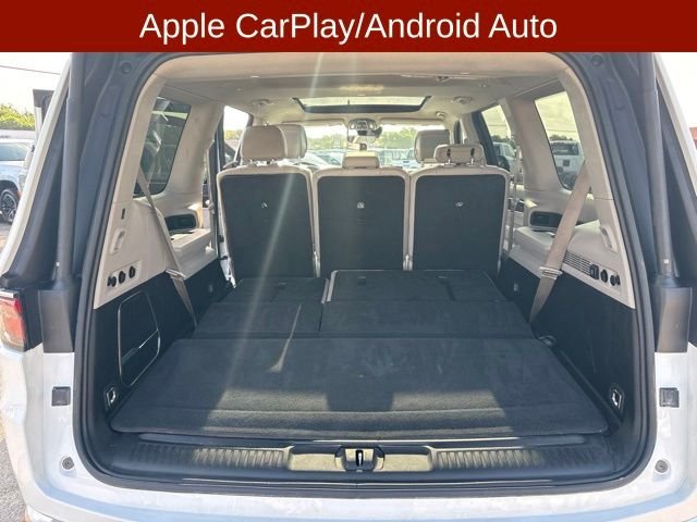 Used 2024 White Jeep Base image 18