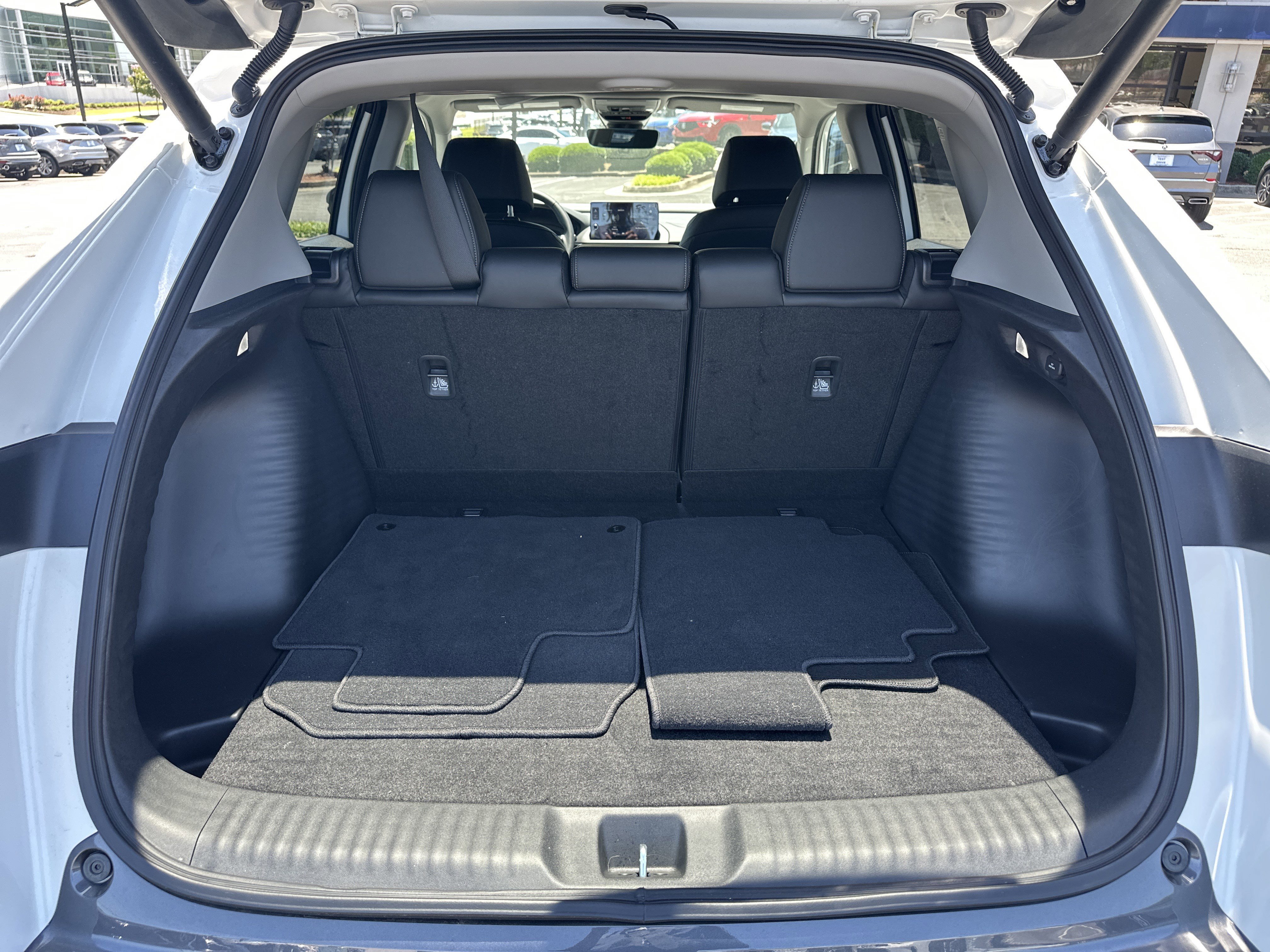 Used 2025 Platinum White Pearl Acura Base image 22