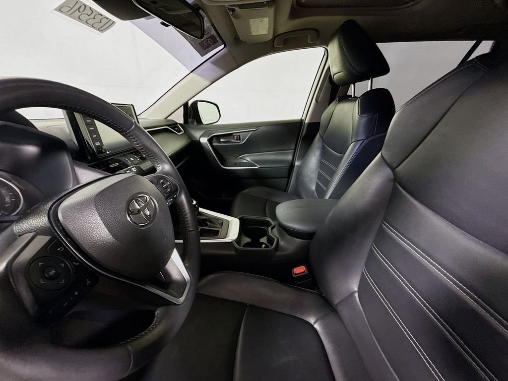 Used 2020 Magnetic Gray Metallic Toyota XLE Premium image 19