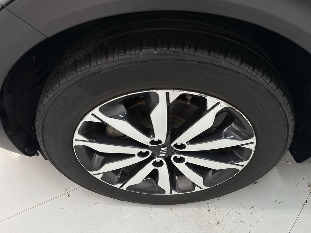 Used 2019 Mineral Silver Kia EX image 31
