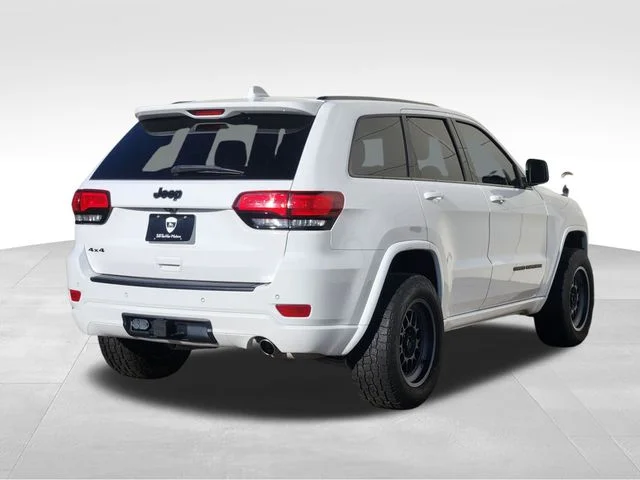 Used 2021 White Jeep Laredo X image 9