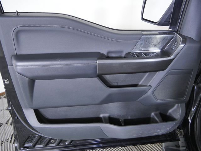 Used 2021 Black Ford XLT image 18