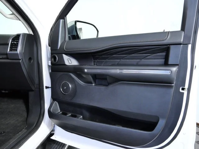 Used 2019 White Ford Platinum image 8