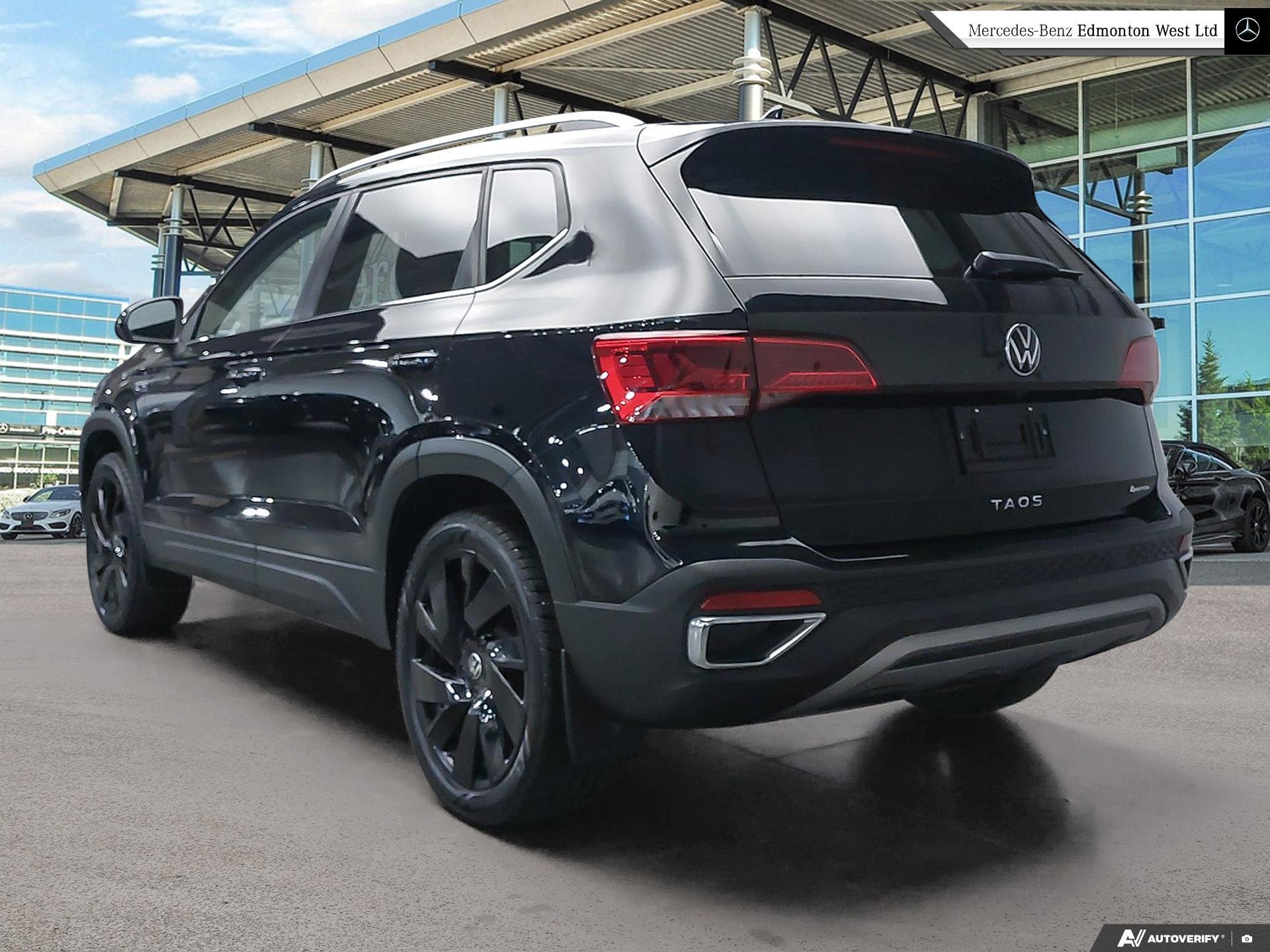 2024 Volkswagen Taos SE photo 3