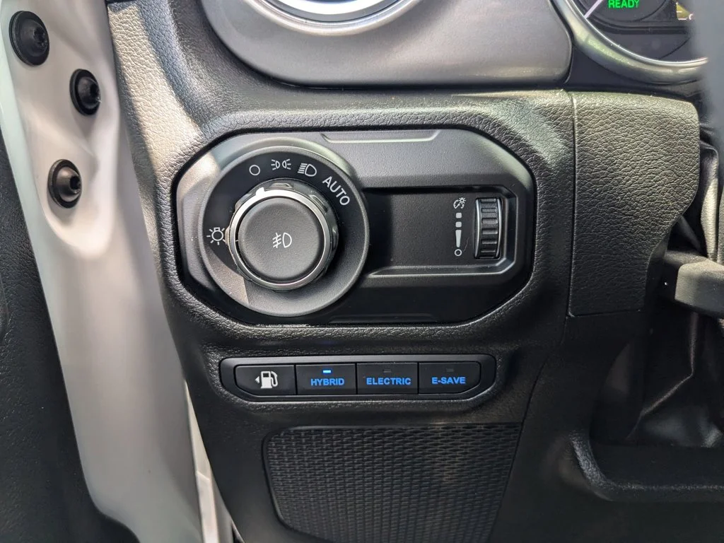 Used 2023 Bright White Clearcoat Jeep Rubicon image 21