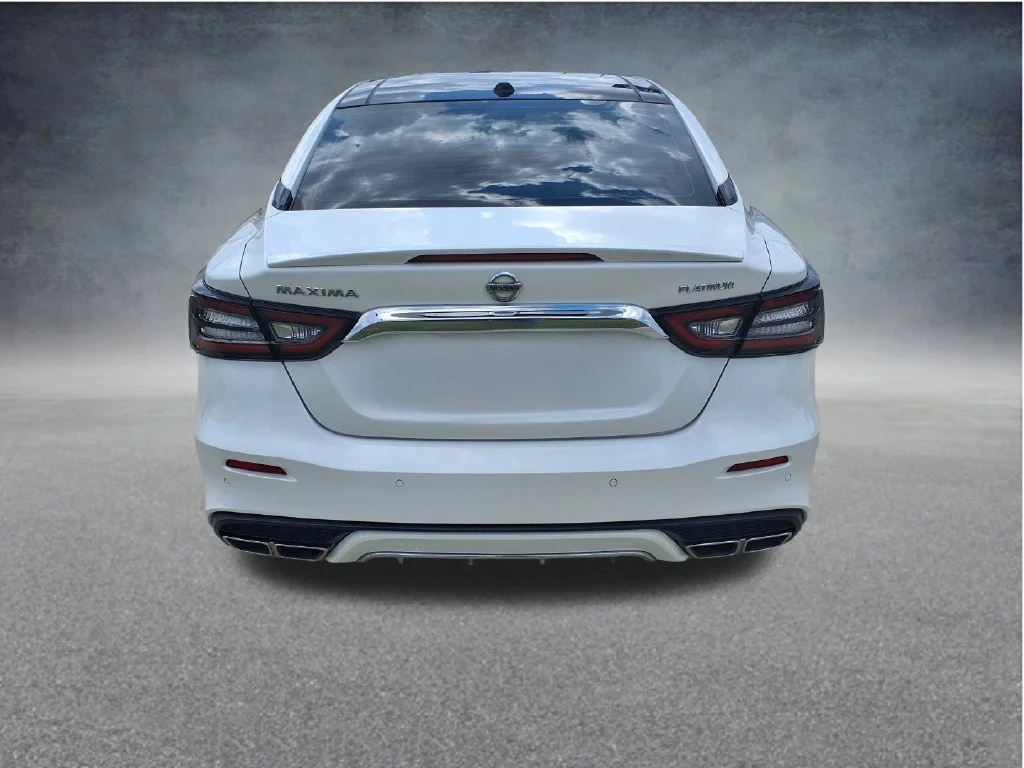 Used 2021 White Nissan Platinum image 6