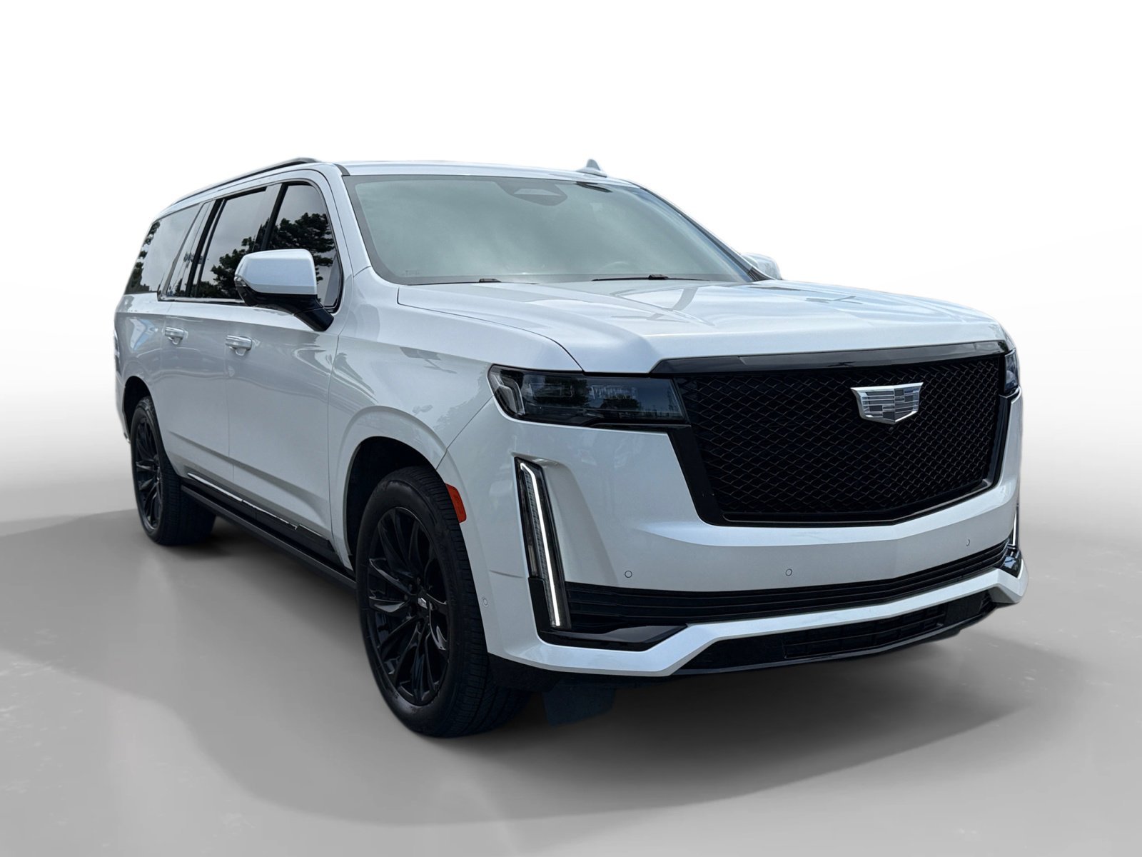 Used 2023 Crystal White Cadillac Sport image 7