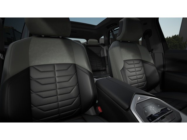 New 2027 Space Silver Metallic BMW 40 xDrive image 11