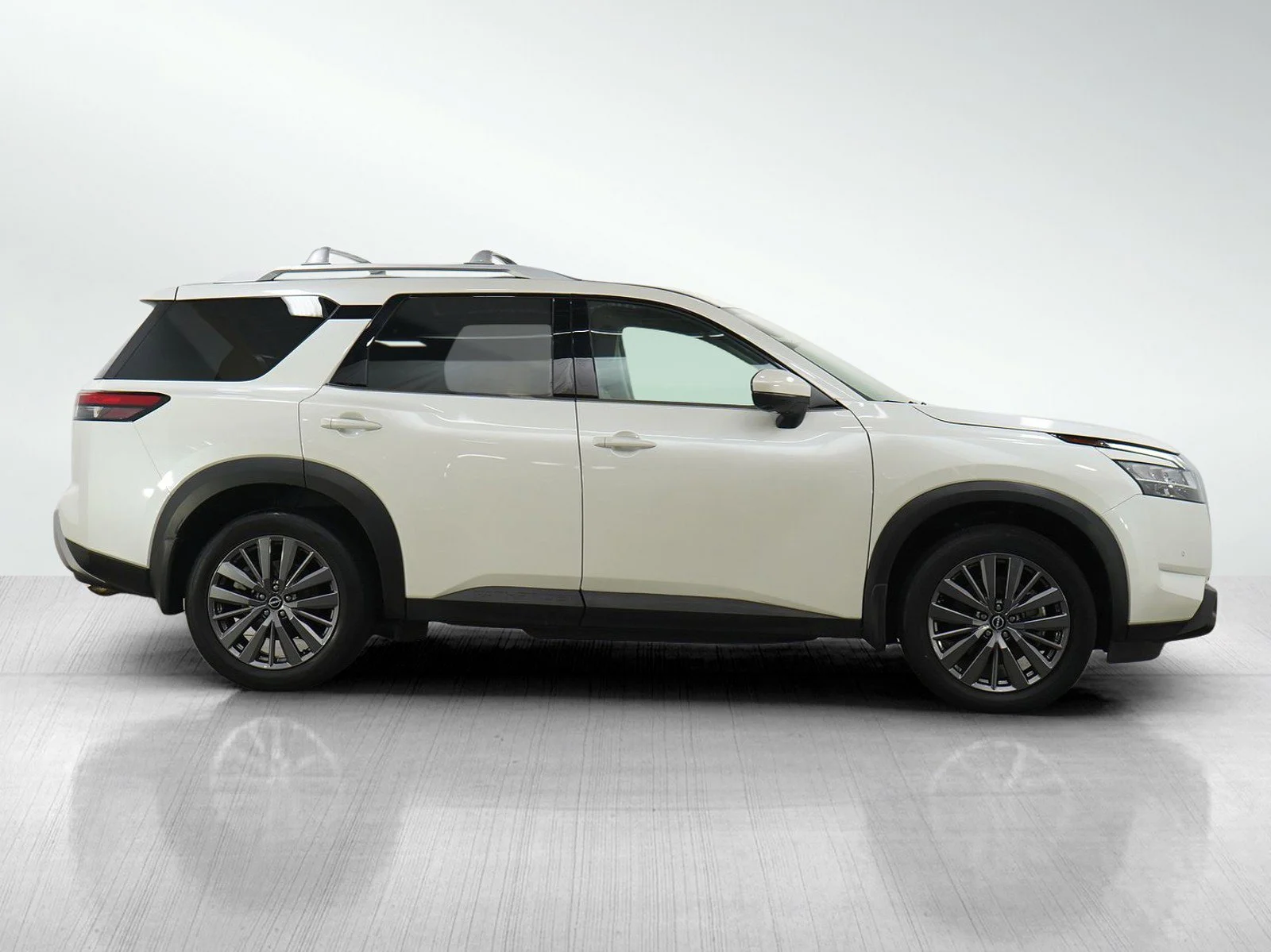 Used 2023 Pearl White Tricoat Nissan SL image 6