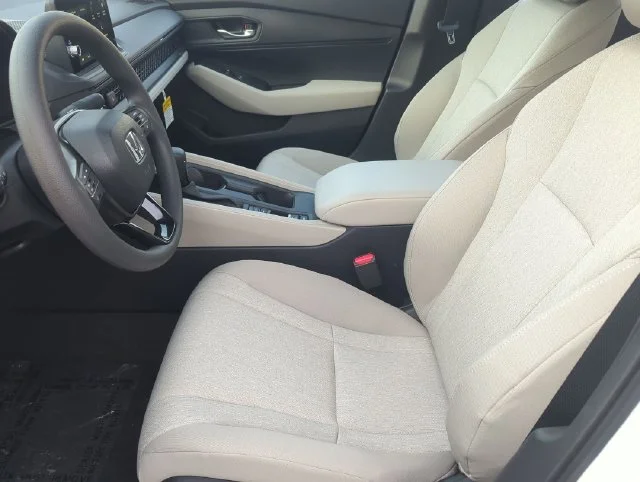 New 2026 Platinum White Pearl Honda LX image 10
