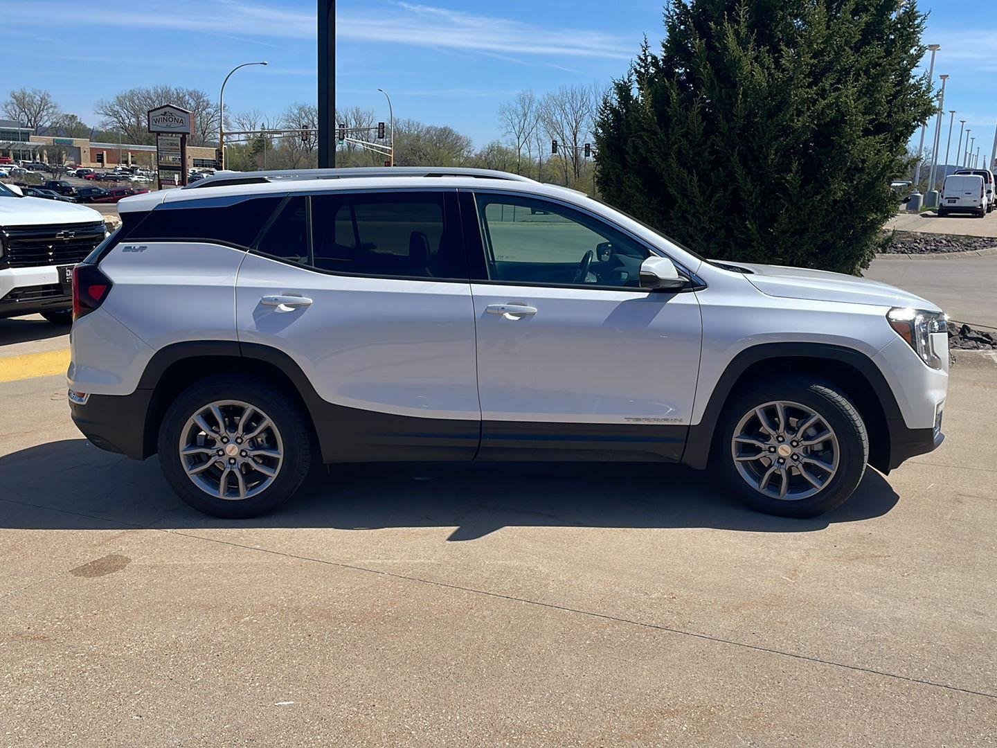 Used 2022 GMC Terrain SLT with VIN 3GKALVEV1NL114181 for sale in Winona, Minnesota