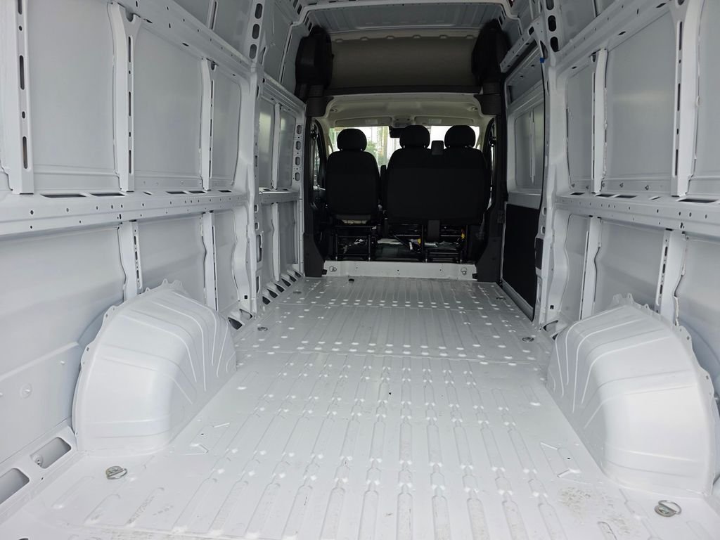 New 2026 Bright White Clear-Coat Exterior Paint RAM Super High Roof image 10