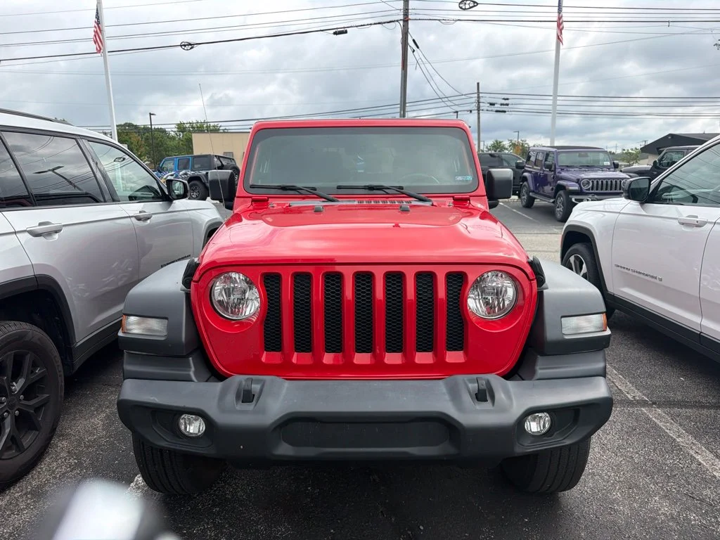 Used 2021 Red Jeep Sport S image 3