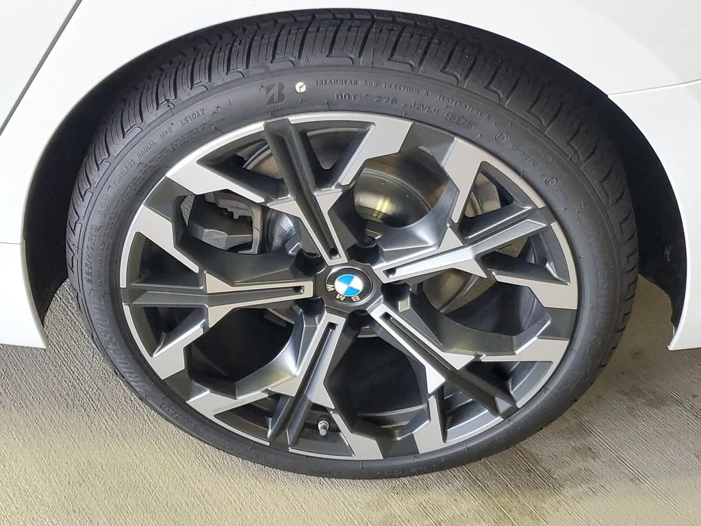 Used 2026 Alpine White BMW 330i image 5