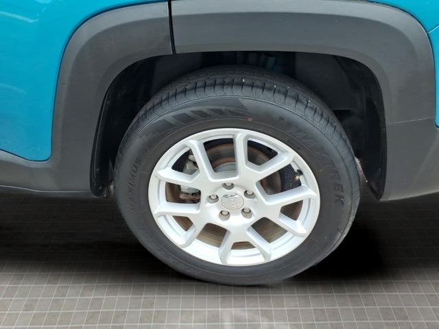 Used 2019 Teal Jeep Latitude image 10