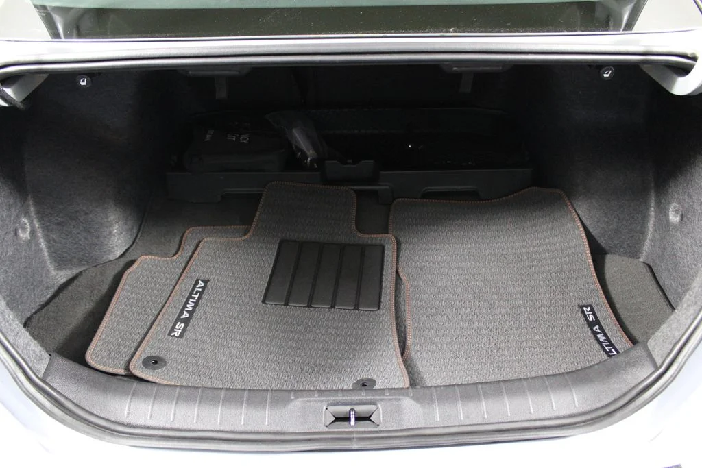 2024 Nissan Altima SR - Photo 16